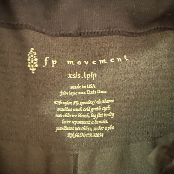 Free People XS/S compression leggings. Excellent condition. - Picture 2 of 8